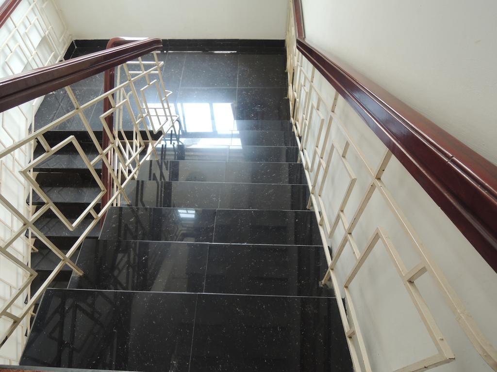 Khách sạn Phung Long *